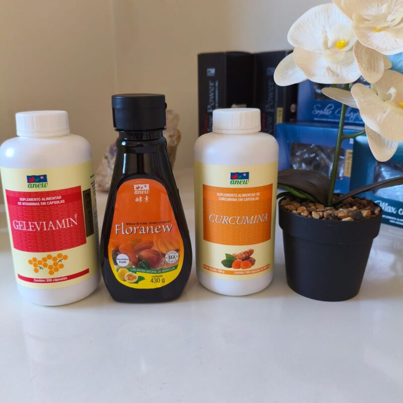 Geleviamin 300 cáps + Curcumina 240 cáps = Presente 1 Floranew maracujá